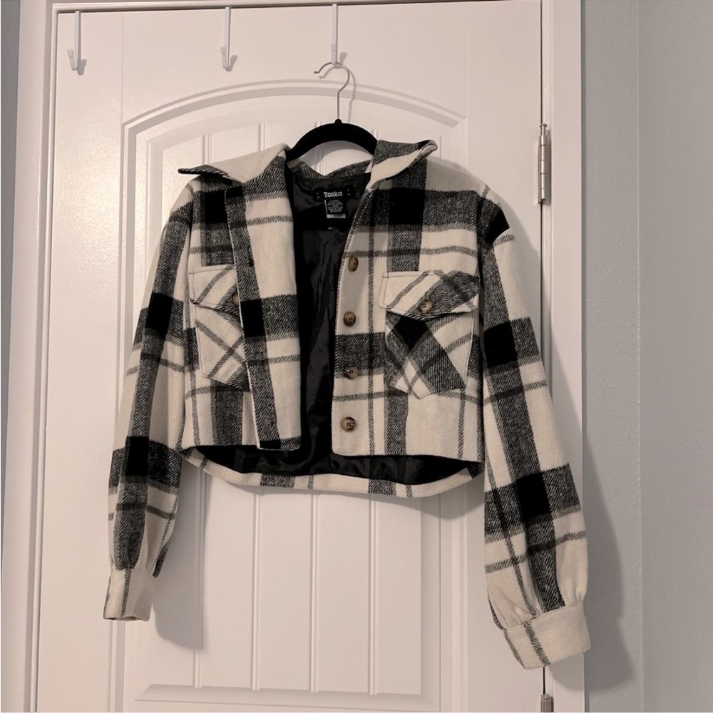 Cute cropped flannel